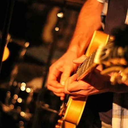 Nočitev z zajtrkom Pod Skalo