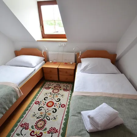 Pod Skalo Nočitev z zajtrkom 3*