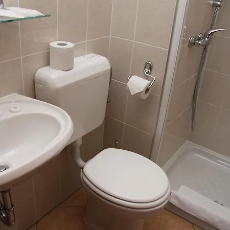 Pod Skalo Oda ve Kahvaltı