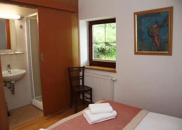 krevet i doručak Pod Skalo 3*