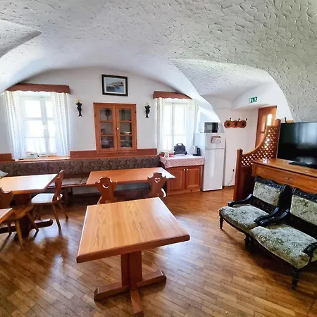 Bed & Breakfast Pod Skalo 3*