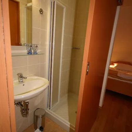 Pod Skalo 3*