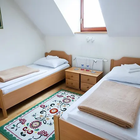Bed & Breakfast Pod Skalo 3*