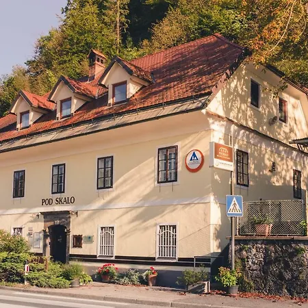 Pod Skalo Bed & Breakfast Kamnik